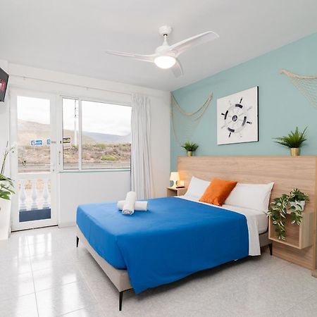 Guaza Hostel Neon Tenerife מראה חיצוני תמונה