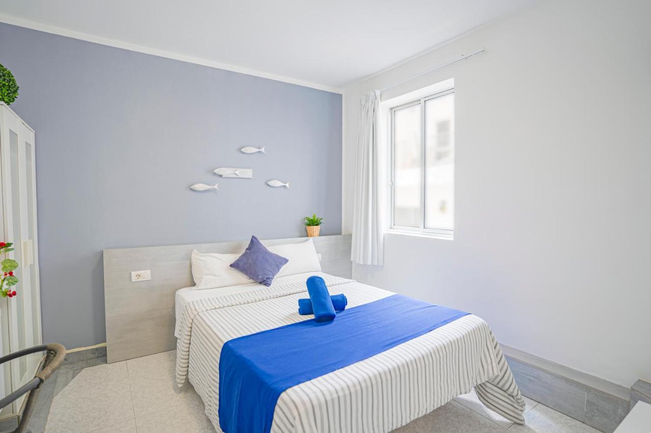 Guaza Hostel Neon Tenerife מראה חיצוני תמונה