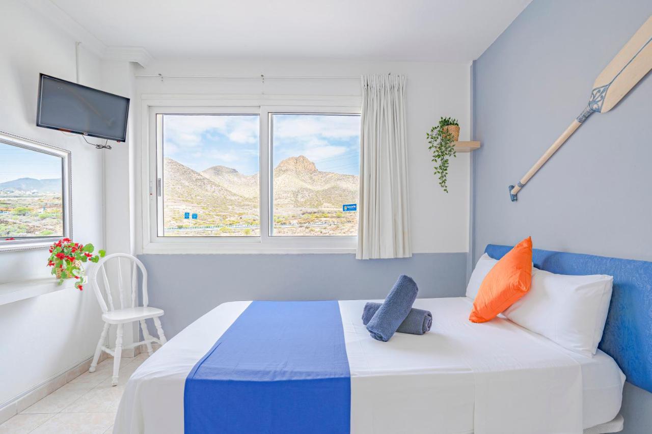 Guaza Hostel Neon Tenerife מראה חיצוני תמונה