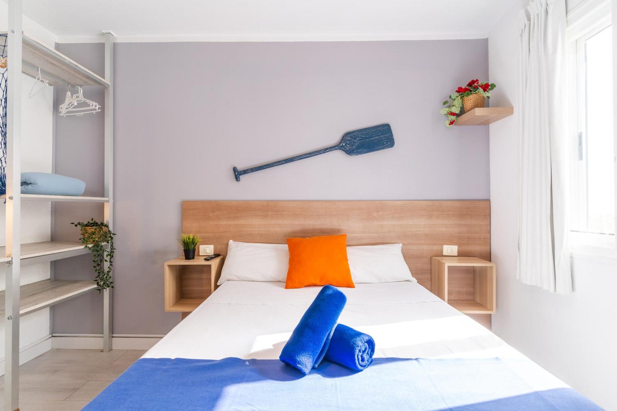 Guaza Hostel Neon Tenerife מראה חיצוני תמונה