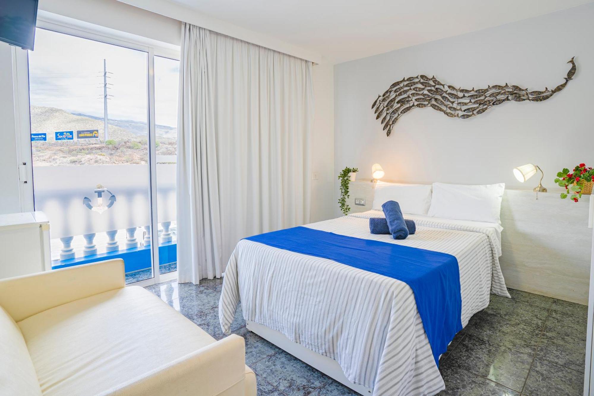 Guaza Hostel Neon Tenerife מראה חיצוני תמונה