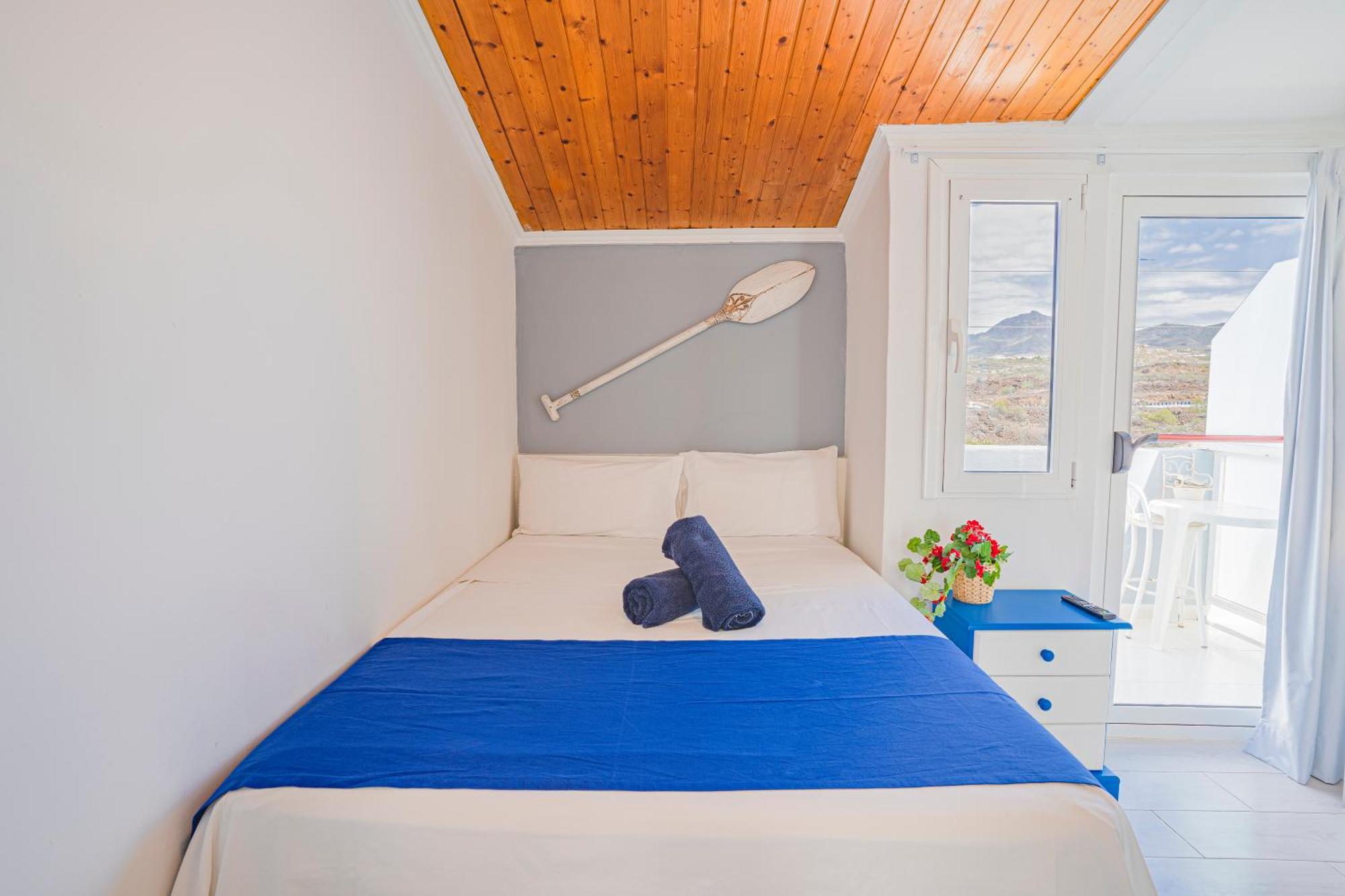 Guaza Hostel Neon Tenerife מראה חיצוני תמונה